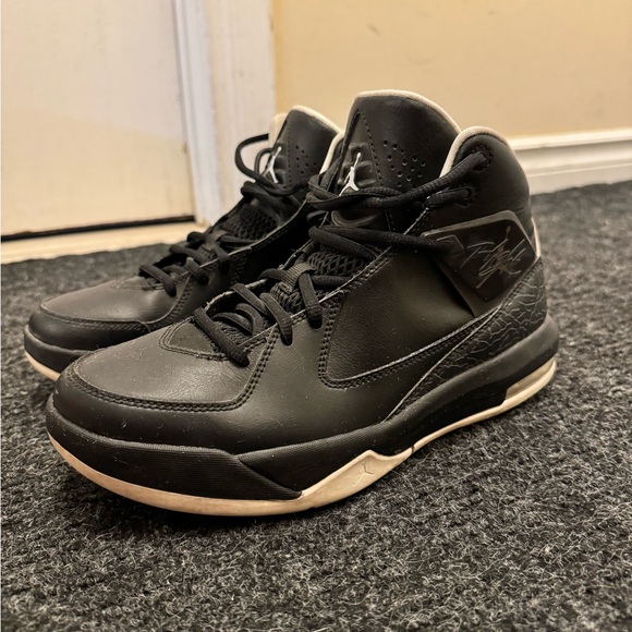 Jordan Air Incline - Size 6.5 Youth (Almost Brand New) - Picture 2 of 2